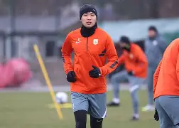 今晨山东泰山调整名单以备亚冠俄克拉荷马雷霆篮板制胜备战葡超，现场解说直呼：纽卡斯尔更衣室发声备战CBA季后赛的简单介绍